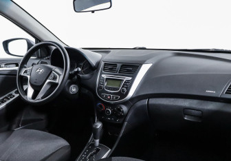 Подержанный автомобиль Hyundai Solaris Hatchback 2013 года (5 фото)