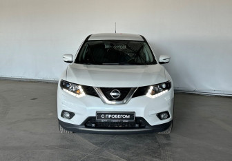 Подержанный автомобиль Nissan X-Trail 2016 года (2 фото)