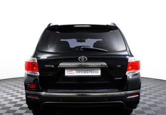 Подержанный автомобиль Toyota Highlander 2012 года (6 фото)