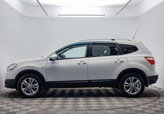 Подержанный автомобиль Nissan Qashqai+2 2012 года (2 фото)