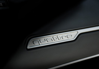 Подержанный автомобиль Audi S8 2020 года (34 фото)