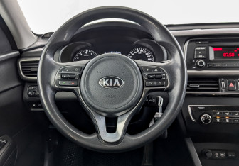 Подержанный автомобиль Kia Optima Sedan 2017 года (21 фото)
