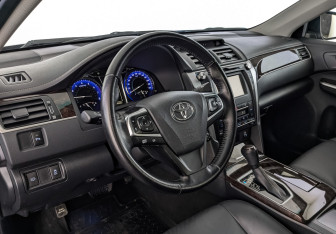 Подержанный автомобиль Toyota Camry Sedan 2015 года (15 фото)