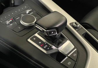 Подержанный автомобиль Audi A4 Sedan 2016 года (16 фото)