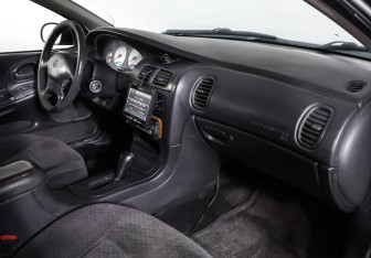 Подержанный автомобиль Dodge Intrepid 2000 года (10 фото)