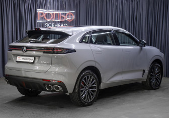 Подержанный автомобиль Changan UNI-K 2023 года (5 фото)