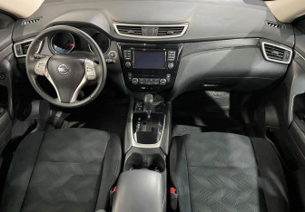 Подержанный автомобиль Nissan X-Trail 2017 года (9 фото)