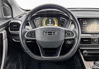 Подержанный автомобиль Geely Coolray 2023 года (21 фото)