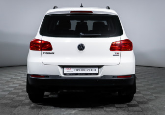Подержанный автомобиль Volkswagen Tiguan 2012 года (6 фото)