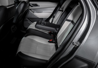 Подержанный автомобиль Land Rover Range Rover Velar 2019 года (10 фото)