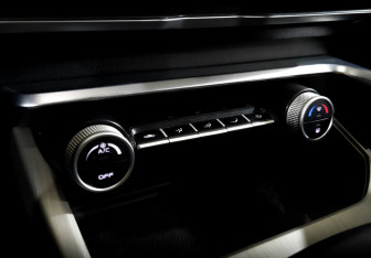 Подержанный автомобиль Geely Coolray 2022 года (24 фото)