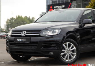 Подержанный автомобиль Volkswagen Touareg 2010 года (17 фото)