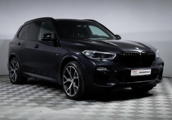 Подержанный автомобиль BMW X5 2019 года (3 фото)
