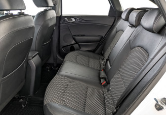 Подержанный автомобиль Kia Ceed Wagon 2022 года (18 фото)