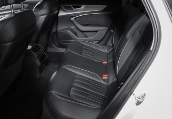 Подержанный автомобиль Audi A6 Wagon 2019 года (10 фото)