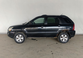 Подержанный автомобиль Kia Sportage 2010 года (8 фото)