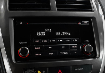 Подержанный автомобиль Mitsubishi ASX 2013 года (13 фото)