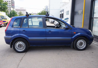 Подержанный автомобиль Ford Fusion 2008 года (4 фото)