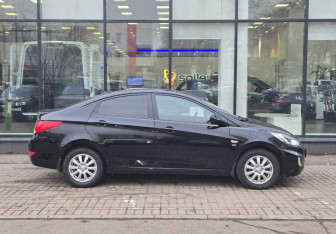 Подержанный автомобиль Hyundai Solaris Sedan 2012 года (4 фото)