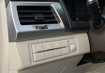 Подержанный автомобиль SsangYong Rexton 2021 года (24 фото)
