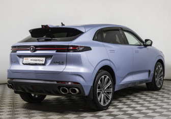 Подержанный автомобиль Changan UNI-K 2022 года (5 фото)