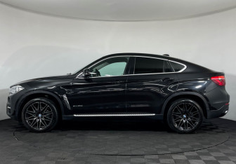 Подержанный автомобиль BMW X6 2017 года (5 фото)