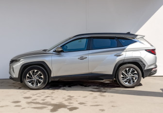 Подержанный автомобиль Hyundai Tucson 2023 года (8 фото)