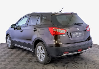 Подержанный автомобиль Suzuki SX4 Hatchback 2014 года (7 фото)