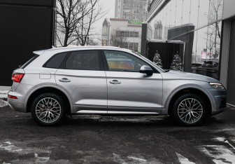 Подержанный автомобиль Audi Q5 2018 года (4 фото)
