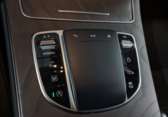 Подержанный автомобиль Mercedes-Benz GLC Coupe 2021 года (27 фото)