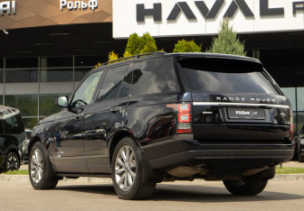 Подержанный автомобиль Land Rover Range Rover 2014 года (35 фото)