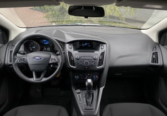 Подержанный автомобиль Ford Focus Sedan 2018 года (10 фото)