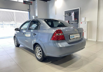 Подержанный автомобиль Chevrolet Aveo Sedan 2006 года (6 фото)