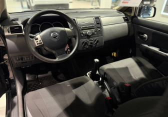 Подержанный автомобиль Nissan Tiida Sedan 2008 года (11 фото)