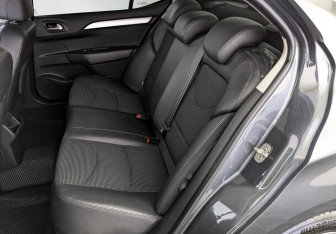 Подержанный автомобиль Citroen C4 Sedan 2017 года (18 фото)