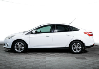 Подержанный автомобиль Ford Focus Sedan 2012 года (3 фото)
