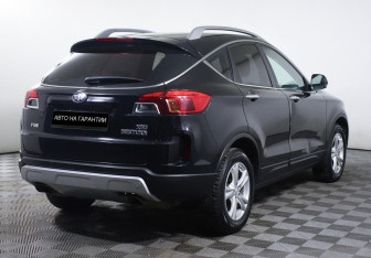 Подержанный автомобиль FAW Besturn X80 2017 года (3 фото)