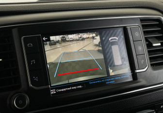 Подержанный автомобиль Peugeot Traveller 2022 года (18 фото)