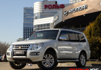 Подержанный автомобиль Mitsubishi Pajero 2019 года (12 фото)