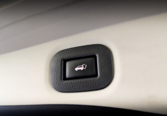 Подержанный автомобиль Nissan X-Trail 2015 года (25 фото)