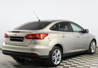 Подержанный автомобиль Ford Focus Sedan 2015 года (3 фото)