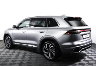 Подержанный автомобиль Geely Monjaro 2024 года (7 фото)