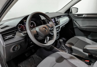Подержанный автомобиль Skoda Rapid Liftback 2021 года (14 фото)