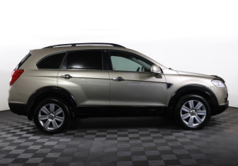 Подержанный автомобиль Chevrolet Captiva 2007 года (4 фото)
