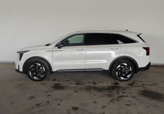 Подержанный автомобиль Kia Sorento 2024 года (8 фото)