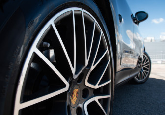 Подержанный автомобиль Porsche Cayenne 2020 года (37 фото)