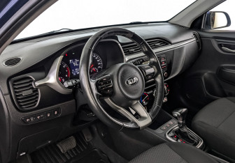 Подержанный автомобиль Kia Rio Hatchback 2021 года (13 фото)