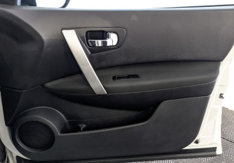 Подержанный автомобиль Nissan Qashqai 2013 года (24 фото)