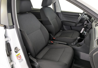 Подержанный автомобиль Skoda Rapid Liftback 2019 года (23 фото)