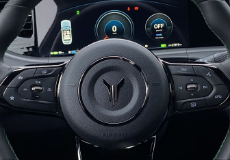 Подержанный автомобиль Voyah Free 2025 года (15 фото)